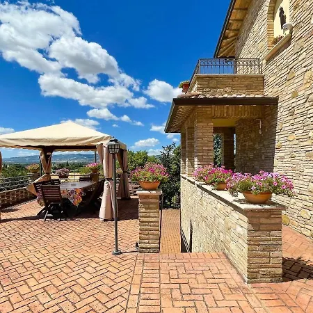 Rustic Holiday In With Swimming Pool Hébergement de vacances *