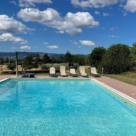 Rustic Holiday In With Swimming Pool Hébergement de vacances Assise