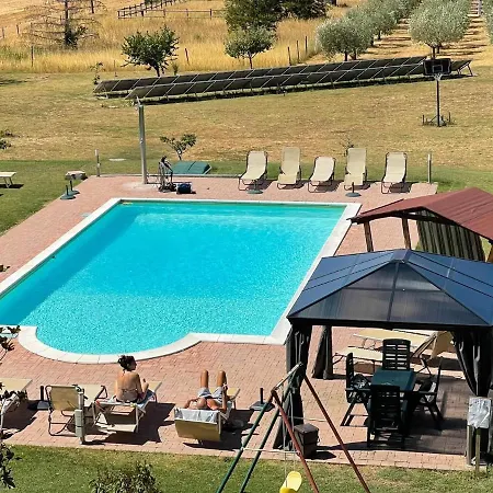 Hébergement de vacances Rustic Holiday In With Swimming Pool