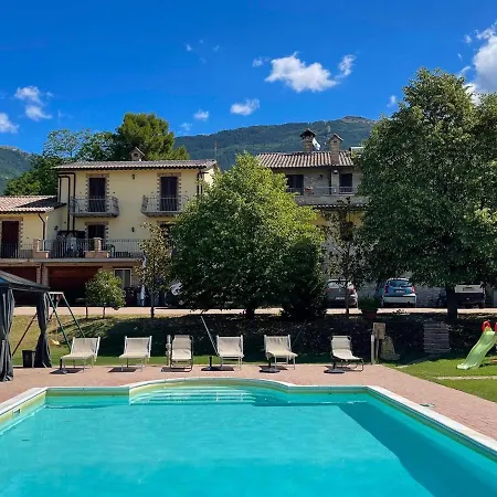 Dom wakacyjny Rustic Holiday In With Swimming Pool *
