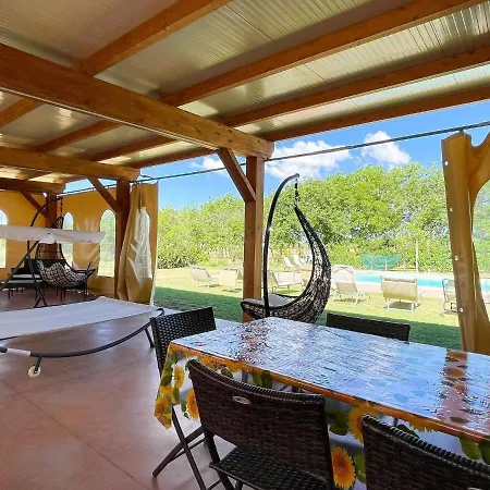 Rustic Holiday In With Swimming Pool Dom wakacyjny