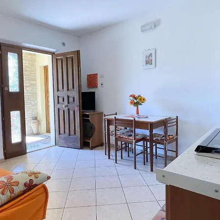 Rustic Holiday In With Swimming Pool Hébergement de vacances
